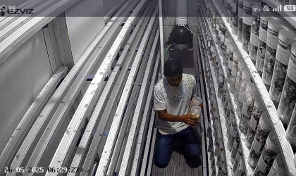 Menemukan Penyu Bertelur di Pantai Pulau Santen