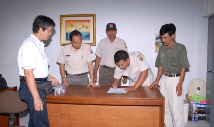 Tanda tangan oleh pihak 1