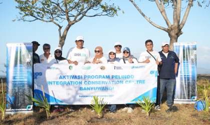 Penanaman Pandan Laut sebagai sebagai bentuk program Pelindo Integration Conservation Center