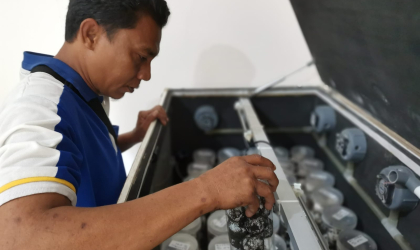 Menemukan Penyu Bertelur di Pantai Boom