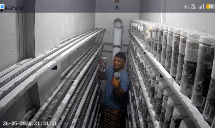 Menemukan Penyu Bertelur di Pantai Boom