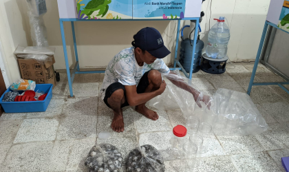 Menemukan Penyu Bertelur di Pantai Pulau Santen