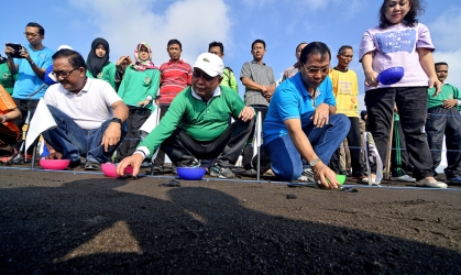 Pelepasliaran Tukik Bersama Tim Kenaikan Pangkat BKD