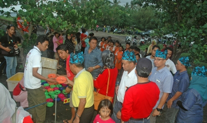 Pelepasliaran Tukik Bersama SIswa SD Klatak