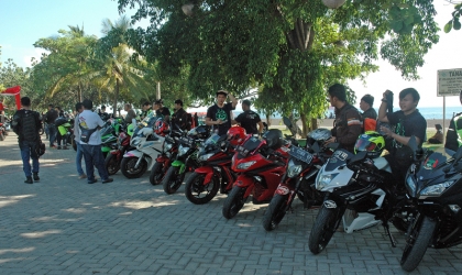 Pelepasliaran Tukik Bersama Klum Motor Kawasaki Ninja