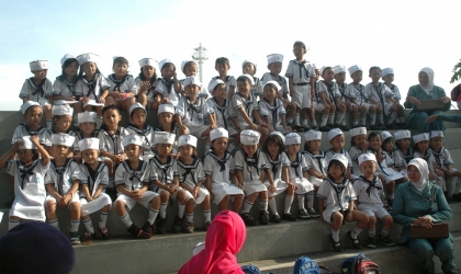 Pelepasliaran Tukik Memperingati Hari Pahlawan