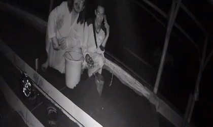 Menemukan Penyu Bertelur di Pantai Santen