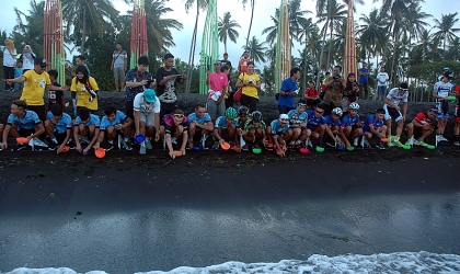 Pelepasliaran Tukik Bersama Tour de Ijen Banyuwangi 2017