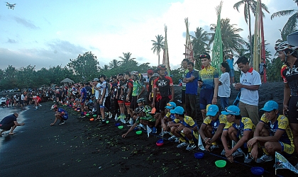 Pelepasliaran Tukik Bersama Tour de Ijen Banyuwangi 2017