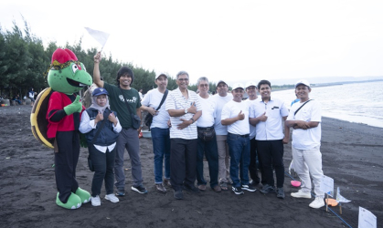 Pelepasliaran Tukik di Pantai Pulau Santen 